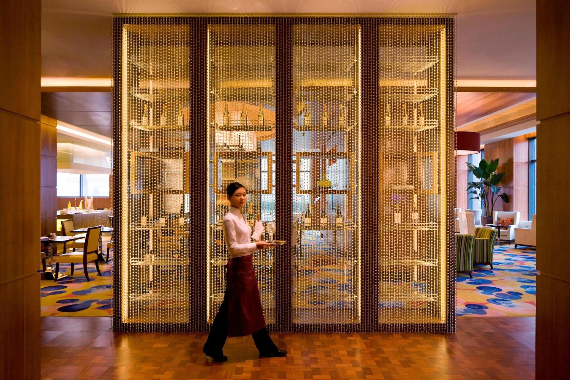 The Sandalwood Marriott Executive Khách sạn 5*