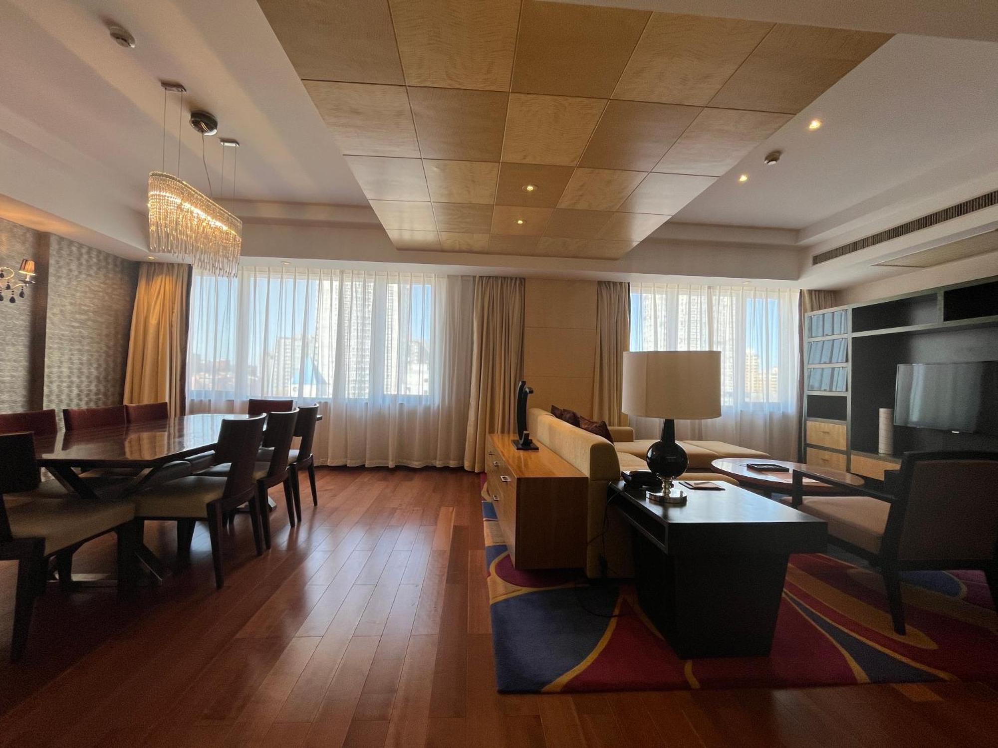 Khách sạn The Sandalwood Marriott Executive 5*
