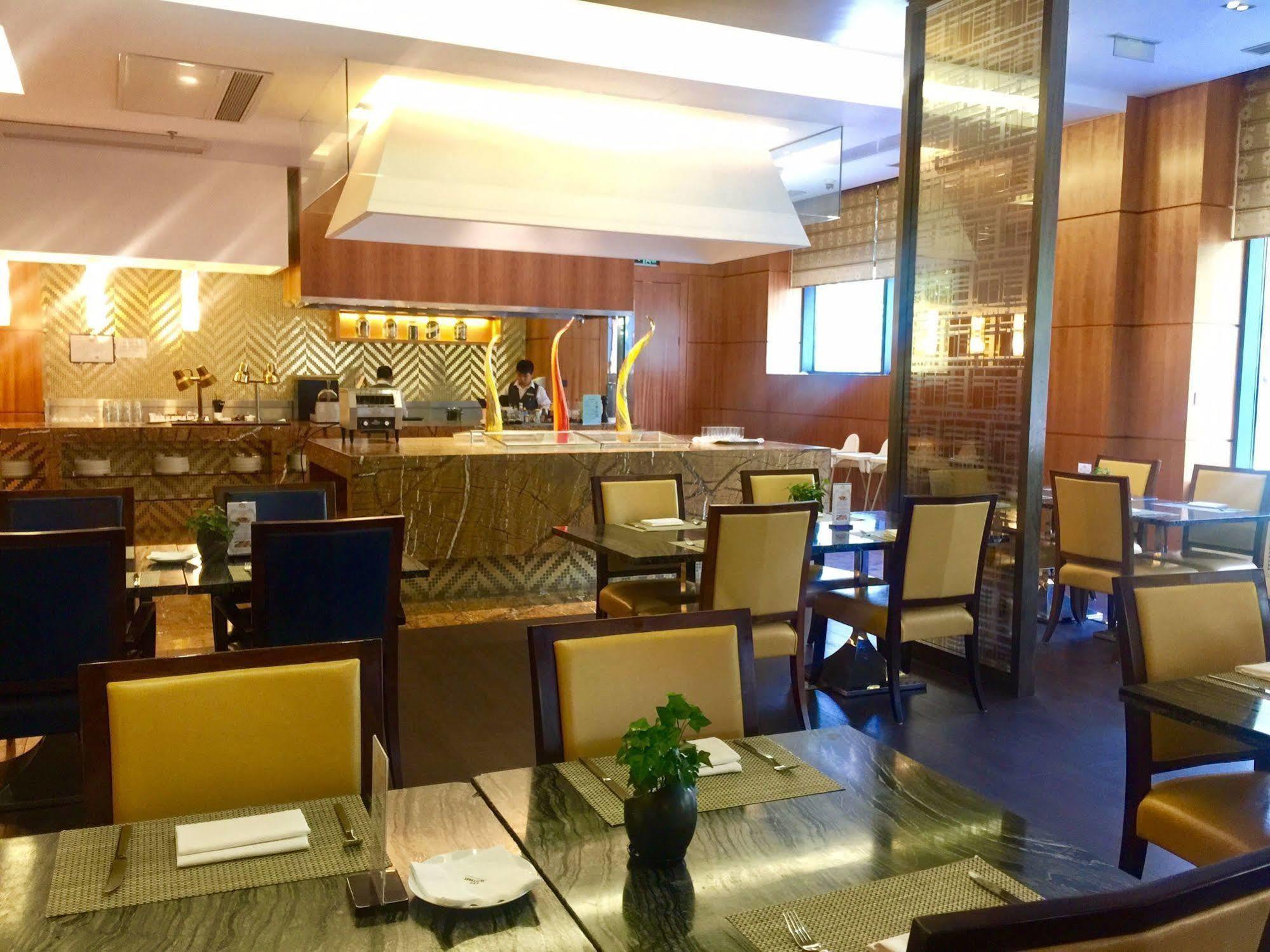 Khách sạn The Sandalwood Marriott Executive 5*